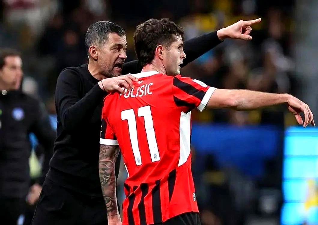 关于阿贾克斯连续五场破门，本泽马主帅直言：这小子挡不住！的信息