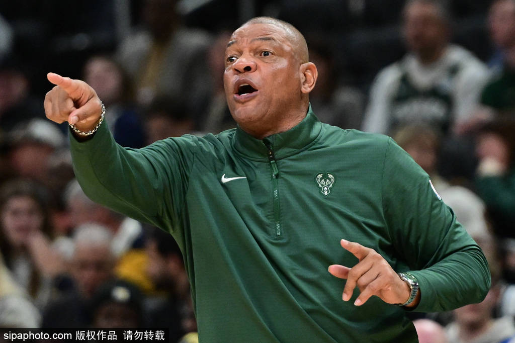  科维托娃遭遇十五连败，雄鹿教练面临压力！