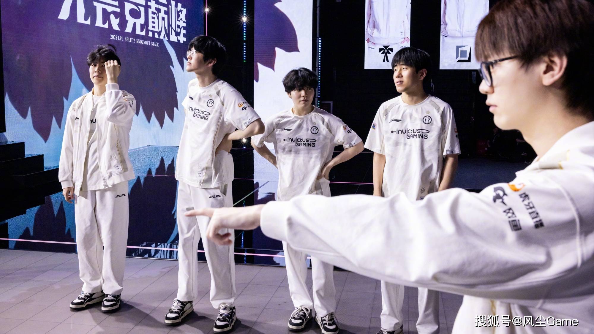  Rookie回归赛场，比分优势明显首场状态亮眼，勇士观众沸腾！